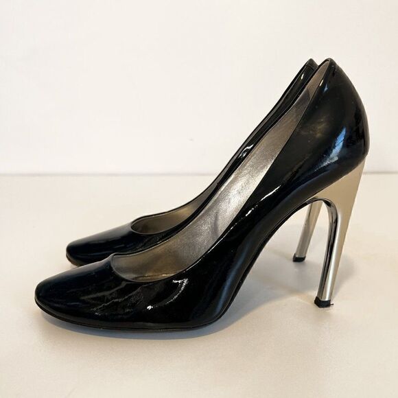 Roger Vivier Black Patent Leather Pumps with Silver Trompette Heels - Picture 3 of 8
